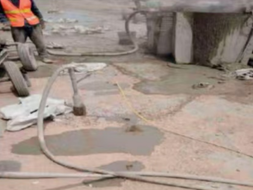 冠县水泥混凝土路面板底注浆技术 路面脱空注浆整治方案